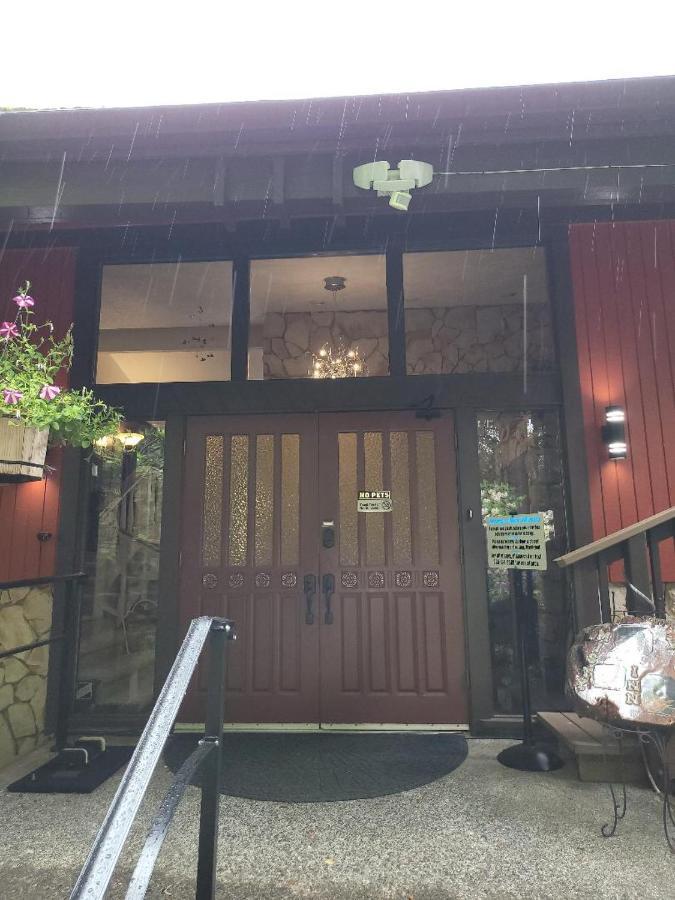 Misty Valley Inn Forks Exterior photo